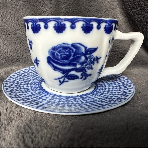 2 Provence rose flower butterfly‎ Blue Teacups Coffee Cups Blue Flowers on white - Picture 3 of 6